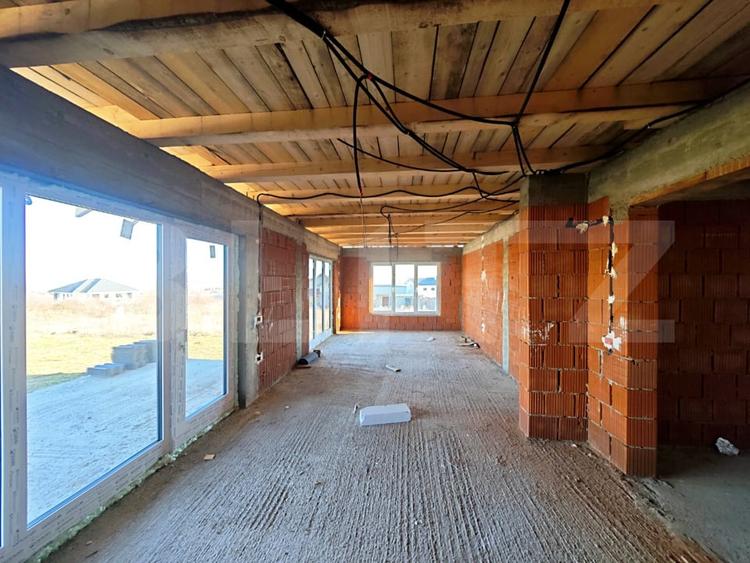 Casă individuală cu 4 camere cu Teren 600 Mp în Paleu