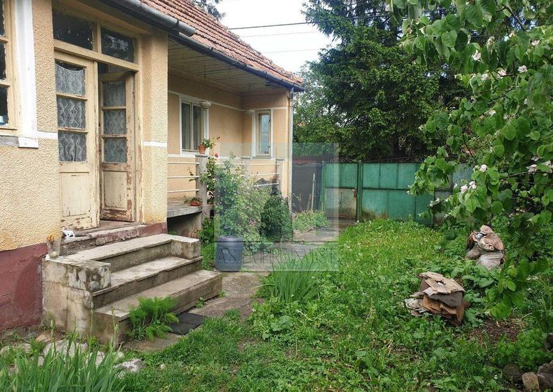 Casa batraneasca de vanzare in Tarlungeni - 1