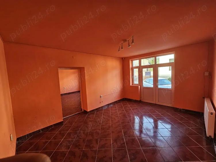 Dau in chirie Spatiu comercial central in Mun. Tarnaveni! - 4