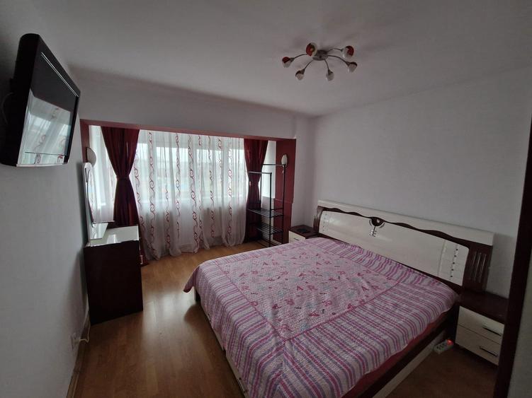 Vand sau inchiriez(minim 6 luni)apartament 3 camere - 7