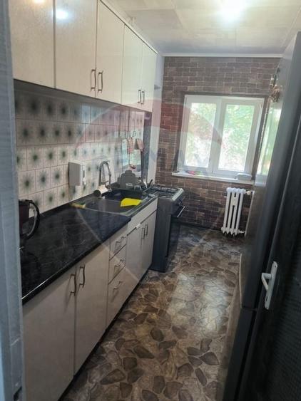 Vanzare ap 3 camere 2 bai etaj 1 complet decomandat  zona Miorita - 9