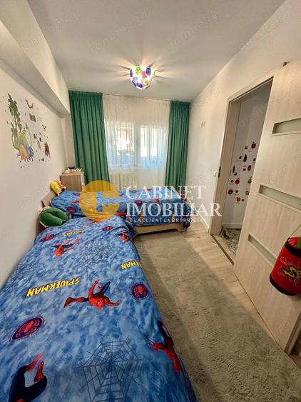 4 CAMERE RENOVAT - ETAJ 3 - BLOC DIN 1990 - ROND ZIMBRU - 12