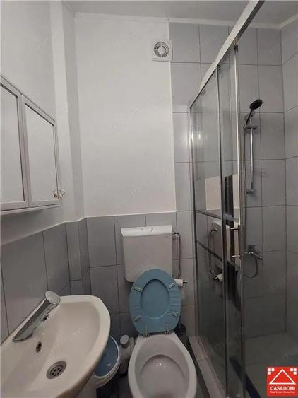 Apartament la casa, renovat, zona Politie - 14