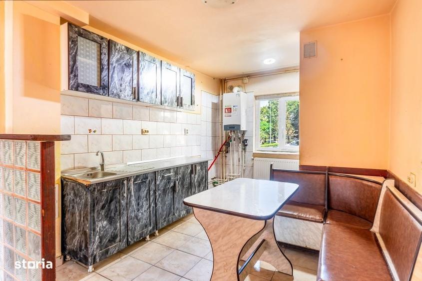 Apartament cu 3 camere decomandat în Între Lacuri