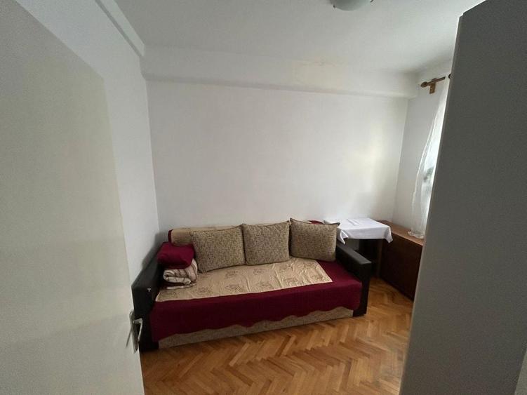 Vand apartament cu 2 camere Zona Tractorul Brasov - 8