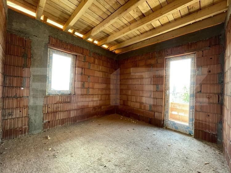 Duplex cu 5 camere cu Canalizare în Dâmbul Rotund