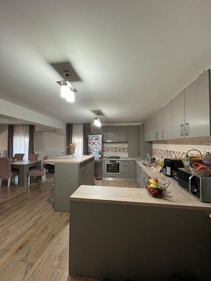 Vand apartament 124 mp util, complet mobilat, cu toate utilitatile in centrul localitatii - 2