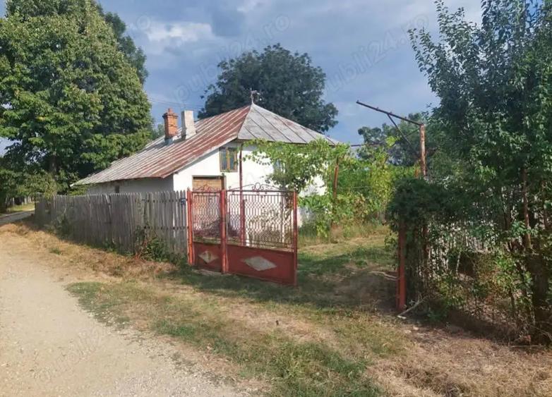 Vand casa ?i teren Com Suseni. Sat Tutulesti - 5