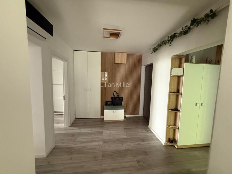 4 camere , Renovat integral, Mobilat modern, poziție excelentă - metrou L304 4 camere , Renovat integral, Mobilat modern, poziție excelentă - metrou L304