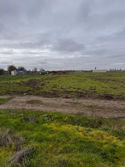 Teren construibil la 20 de metri de utilitati - 3