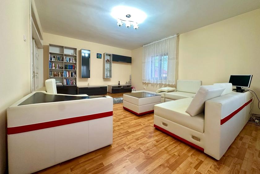 Casă spațioasă  (6 camere) + teren 1382mp + garaj si foisor - 2