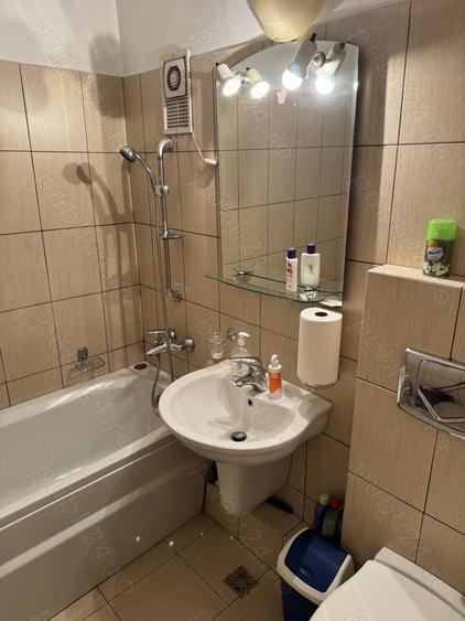 Inchiriez apartament 2 camere Pia?a Romana PARTICULAR - 4