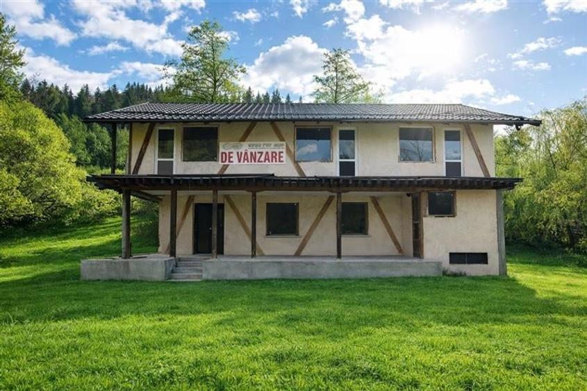 FILM! Constructie rustica tip Casa Verde, cu parau si panorama impresionanta, Mo - 32