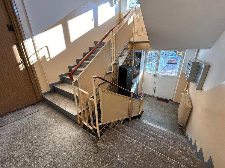 1 Decembrie 1918 3 Camere  Etaj 2 62 Mp 7 Min Metrou Bloc 1975 Reabilitat - 18