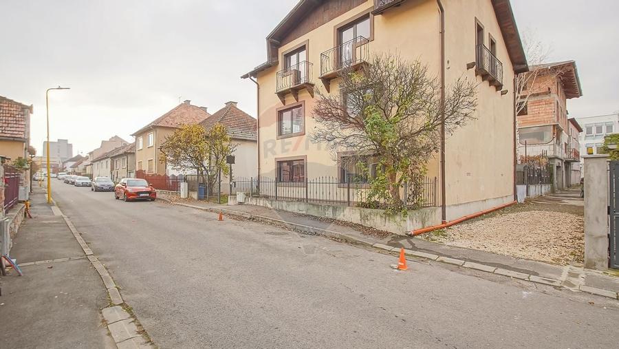 Casa / Vila cu 12 camere de vanzare in zona Astra - 28