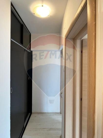 Vanzare apartament spatios,  3 camere - Metrou 1Mai - 23