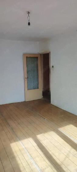 Apartament 3 camere, decomandat, et. 4, zona Jiul - 4