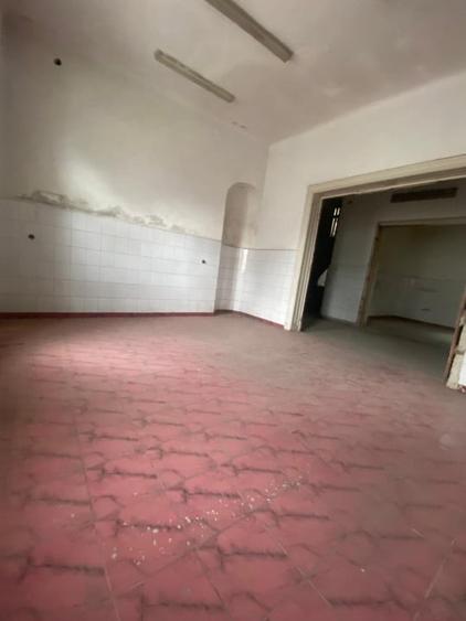 SE VINDE FOSTA CLINICA NECESITA RENOVARE IN ZONA CENTRALA FOISORUL DE FOC - 5