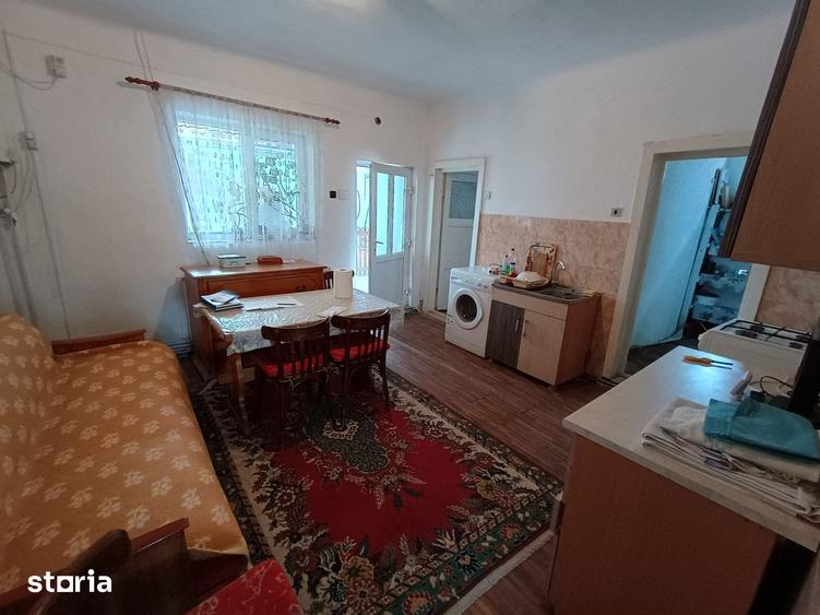 Casă cu 2 camere cu Teren 580 Mp în Central