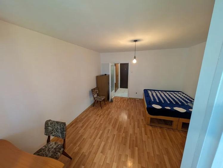 Apartament cu 1 camera, decomandat, etajul 1/9, zona Tatarasi - 2