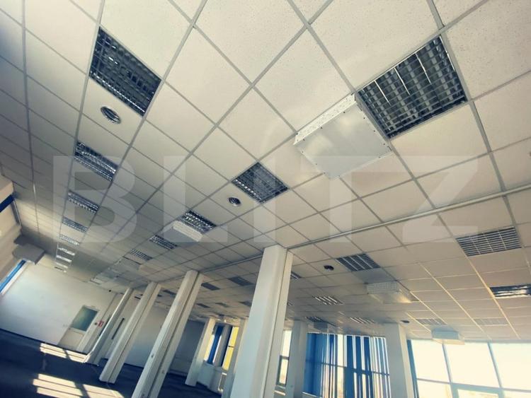 Cladire Comerciala 2200 mp si 3013 mp teren, stradala, zona Banie! - 9