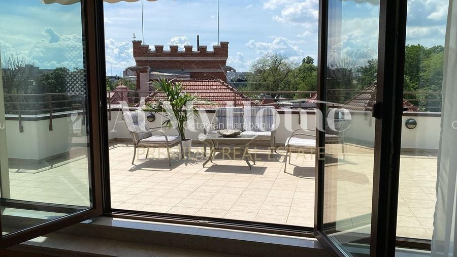 Penthouse superb, spatios cu 5 camere, mobilat partial, 3 parcari, terasa 157mp