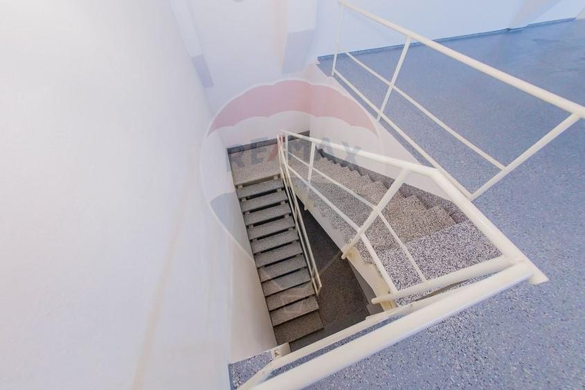 LUX! De inchiriat SPATIU COMERCIAL cu birouri, magazie și acces TIR - 39