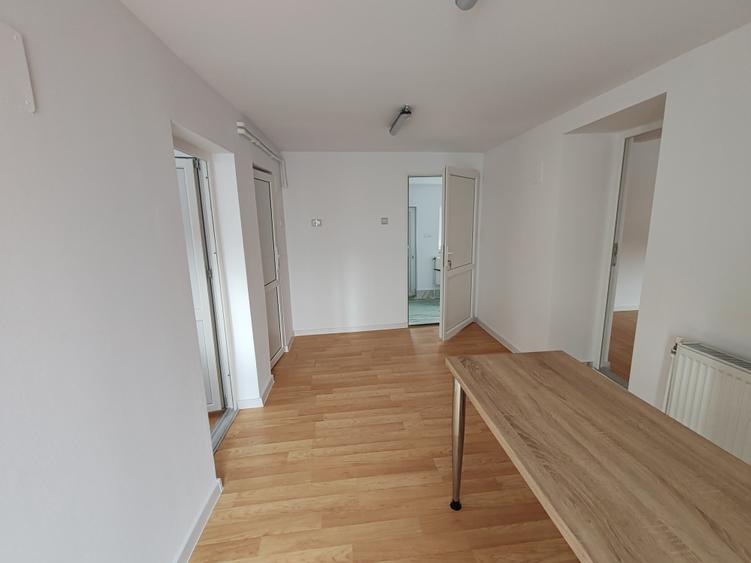 Casa 8 camere pretabila sediu firma GHIMBAV - 22