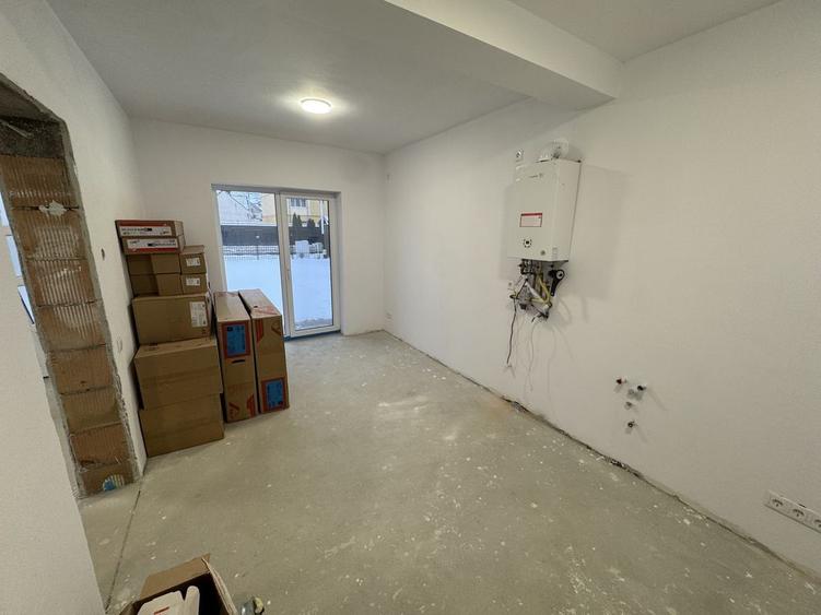 Casa noua, moderna, intabulata, aproape de centru - 3