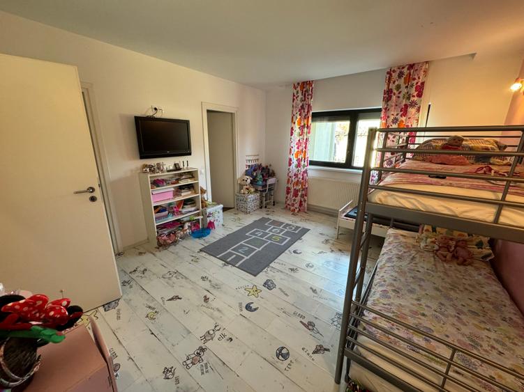 Casă de vânzare în Lipănești - Construcție modernă, teren generos - 9