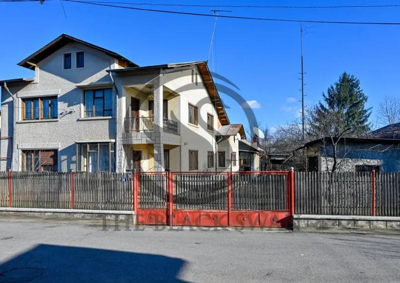 Casa cu 6 camere de vanzare | Zona Ultracentrala, Baicoi ... - 1