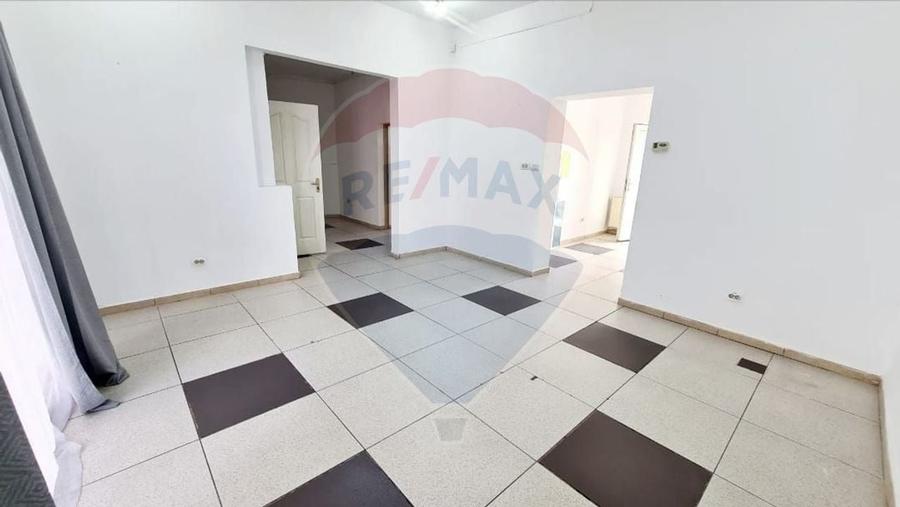 Spatiu cu destinatie  birouri sau comercial - 1