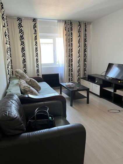 Vânzare apartament 3 camere, decomandat – Cantacuzino, Ploiești - 1
