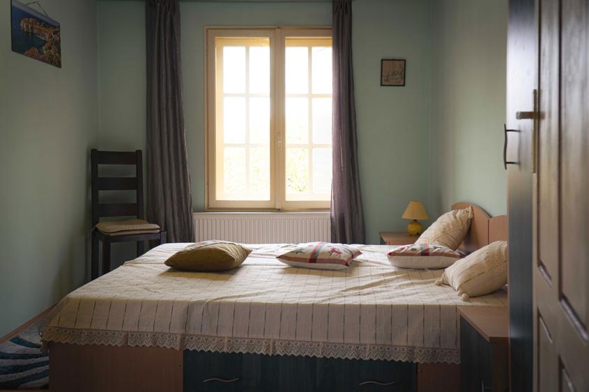 vanzare casa si teren calitate deosebita - 3