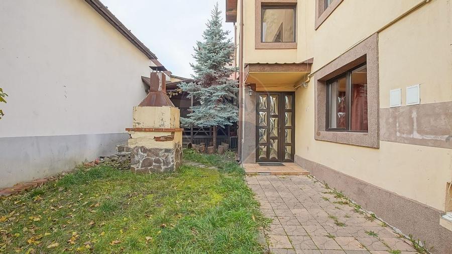 Casa / Vila cu 12 camere de vanzare in zona Astra - 23