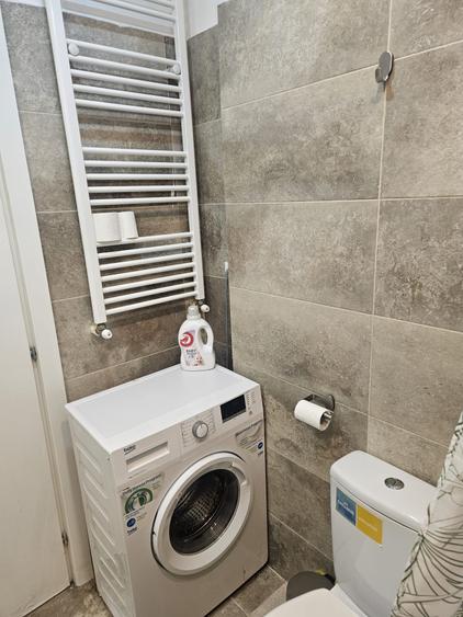 Inchiriez garsoniera mobilata, dispune de suficiente spatii - 16