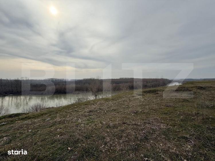 Teren intravilan 970 mp cu priveliste catre Jiu, Malu Mare - 2