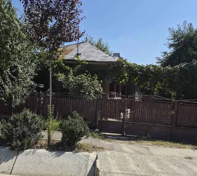 Casă cu 3 camere cu Teren 1700 Mp în Potlogi
