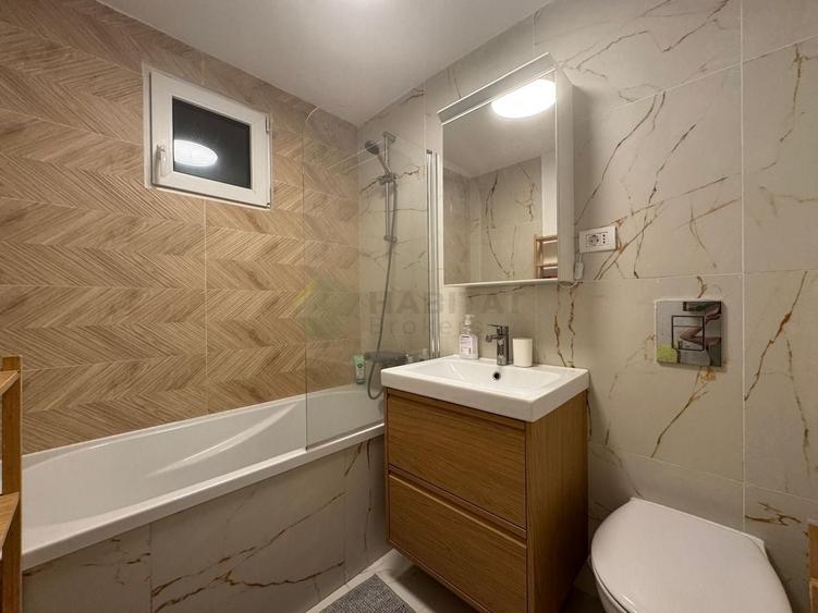 Apartament cu 4 camere semidecomandat, mobilat în Olteniței