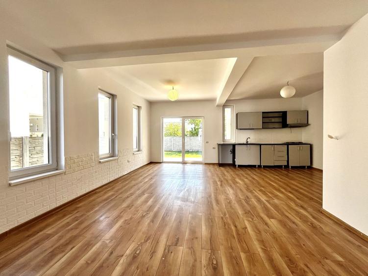 Duplex cu 5 camere cu Canalizare în Giroc