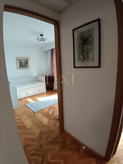 Apartament cu 4 camere în Central
