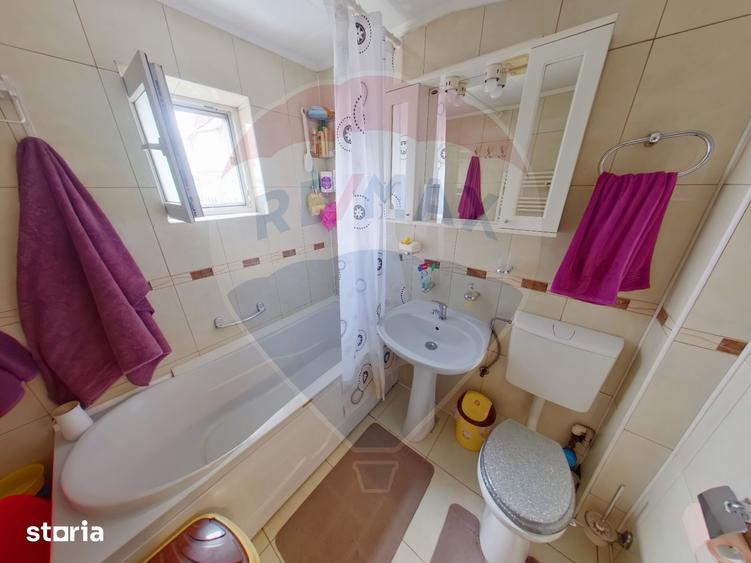 Apartament cu 3 camere decomandat, mobilat în Central