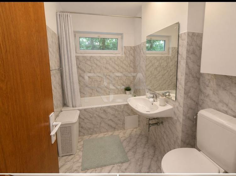 Apartament cu 4 camere decomandat, mobilat în Berceni