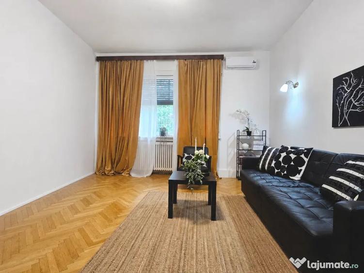 Apartament cu 4 camere semidecomandat în Capitale