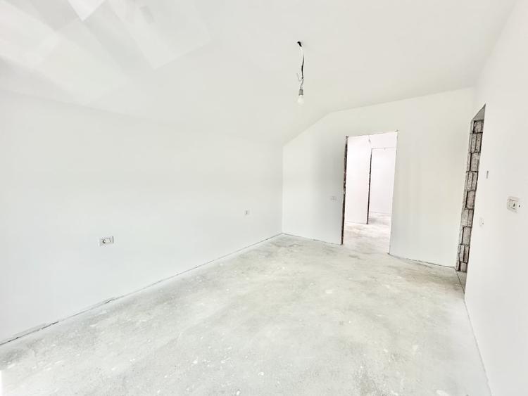 Duplex cu 4 camere cu Canalizare în Moșnița Veche