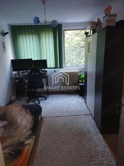 Apartament cu 3 camere decomandat, mobilat în Berceni