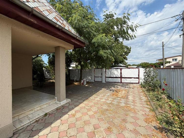 Casă individuală cu 3 camere cu Canalizare în Golești