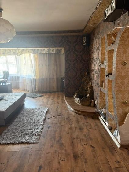 Apartament cu 3 camere decomandat în Mărăței