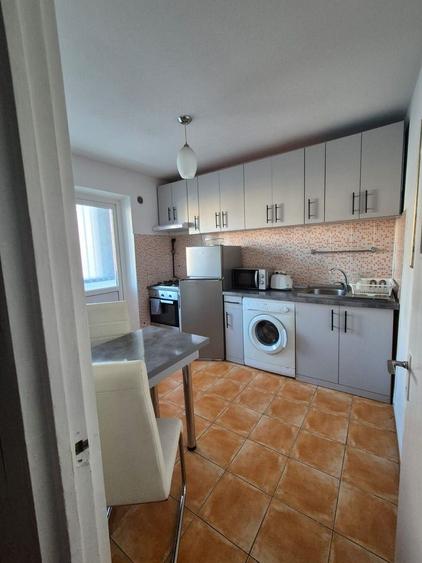 Apartament cu 3 camere decomandat, mobilat în Grigorescu