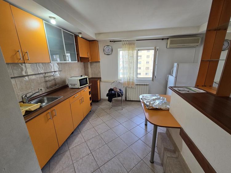 Apartament cu 2 camere decomandat în Eroii Revoluției
